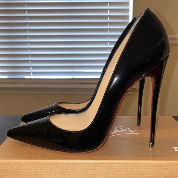 Christian Louboutin Glossy Black Heels with Red Sole - Picture 5 of 13